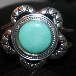 NWT Southwestern Flower Silver Tone Bracelet